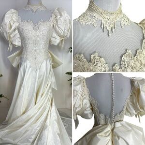 VINTAGE 80s Fairytale Wedding Dress